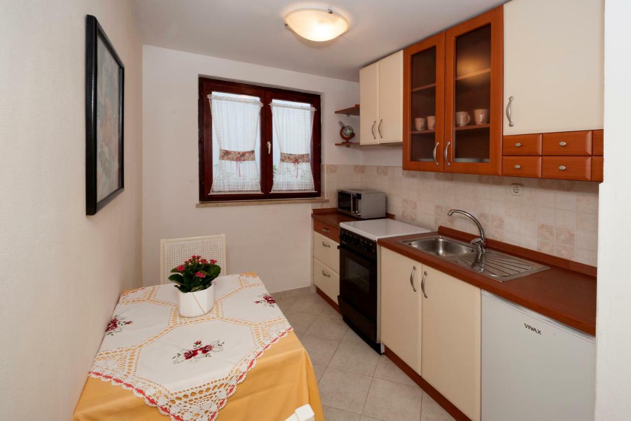 Mihaela Apartments Porec Exterior photo